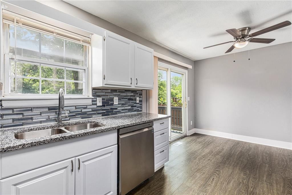 13707 Bennington Avenue — photo 12