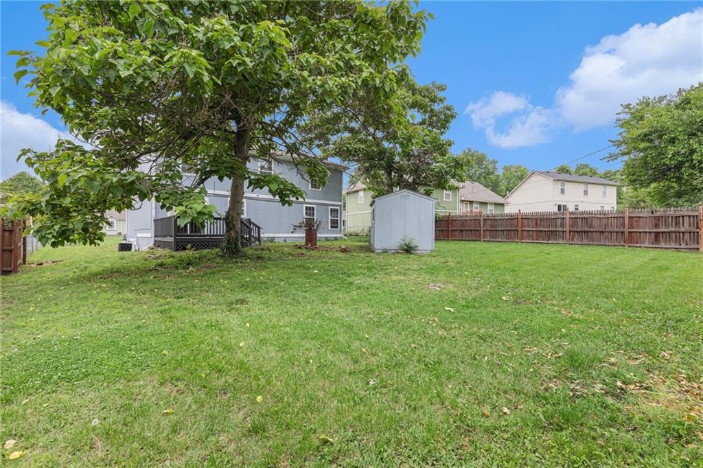13707 Bennington Avenue — photo 22