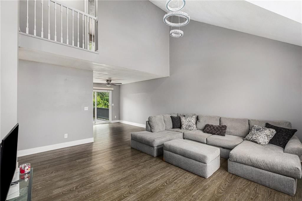 13707 Bennington Avenue — photo 5