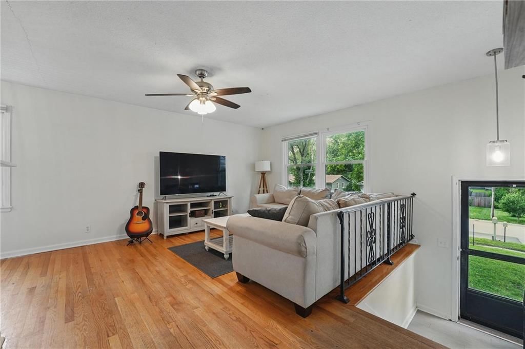 310 Melrose Street — photo 11