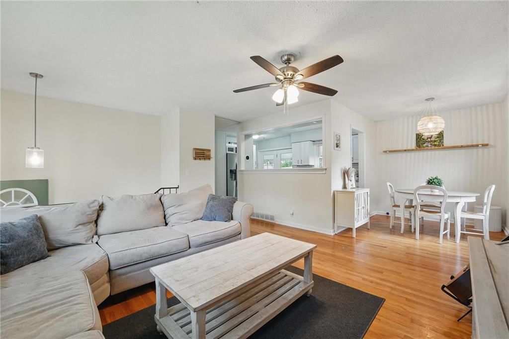 310 Melrose Street — photo 15