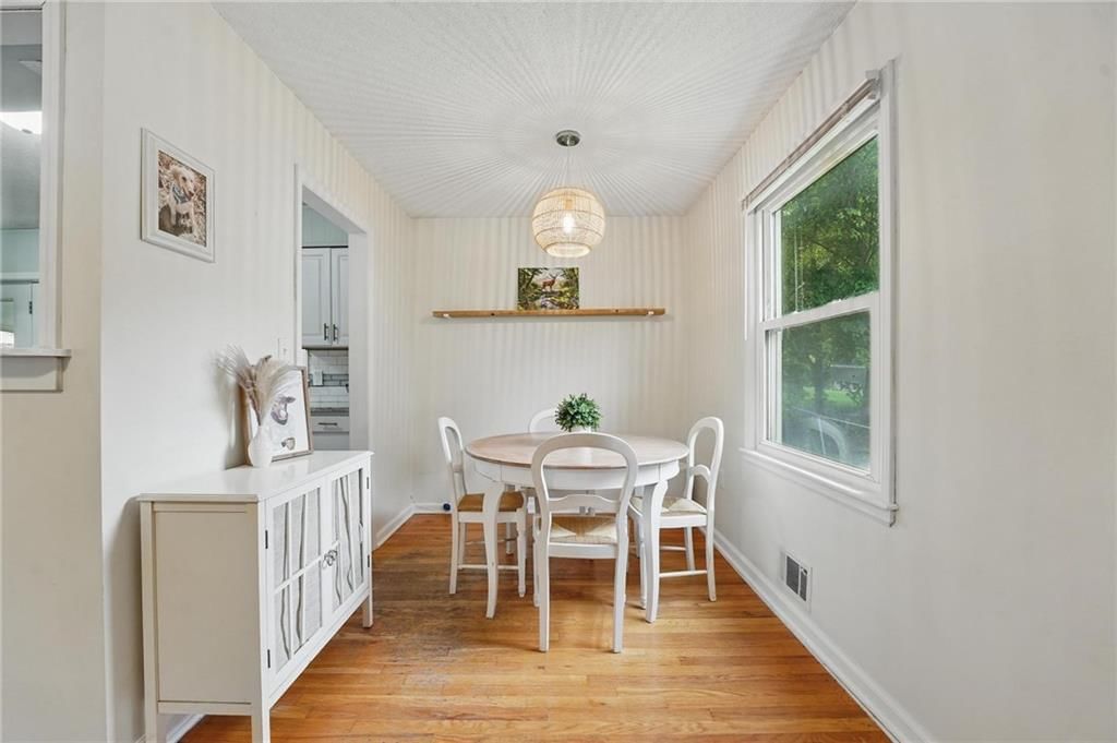 310 Melrose Street — photo 16