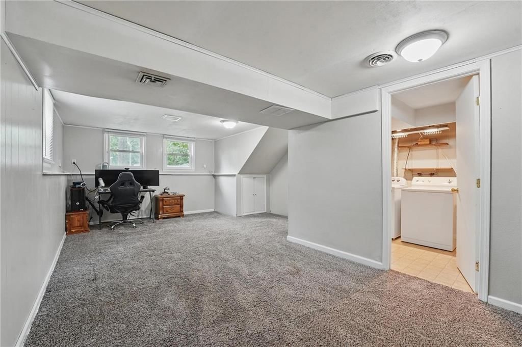 310 Melrose Street — photo 32