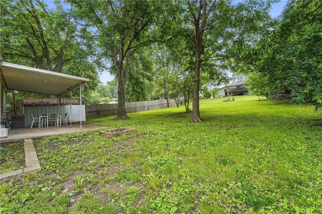 310 Melrose Street — photo 35