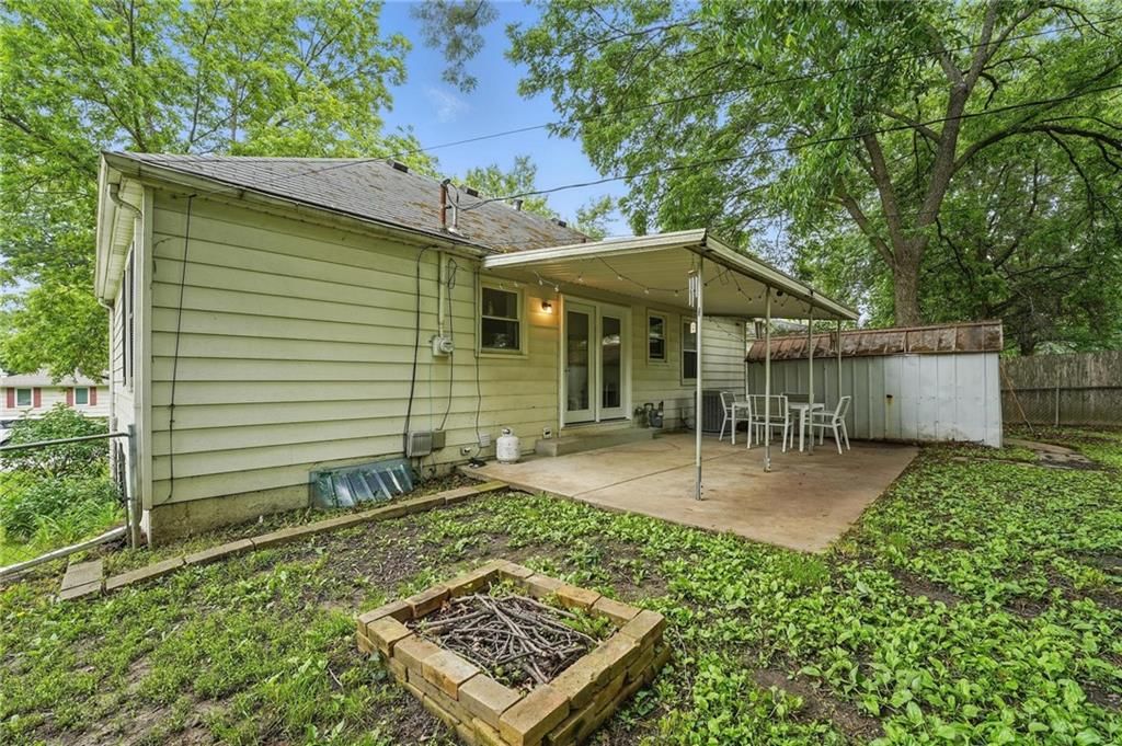310 Melrose Street — photo 36