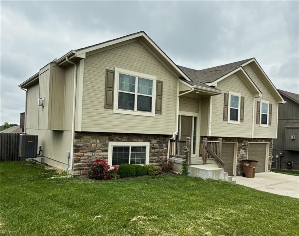 410 Heritage Drive — photo 2