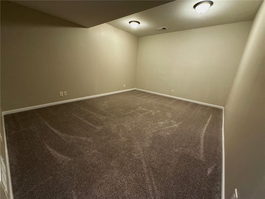 410 Heritage Drive — photo 15