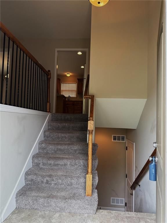 410 Heritage Drive — photo 3