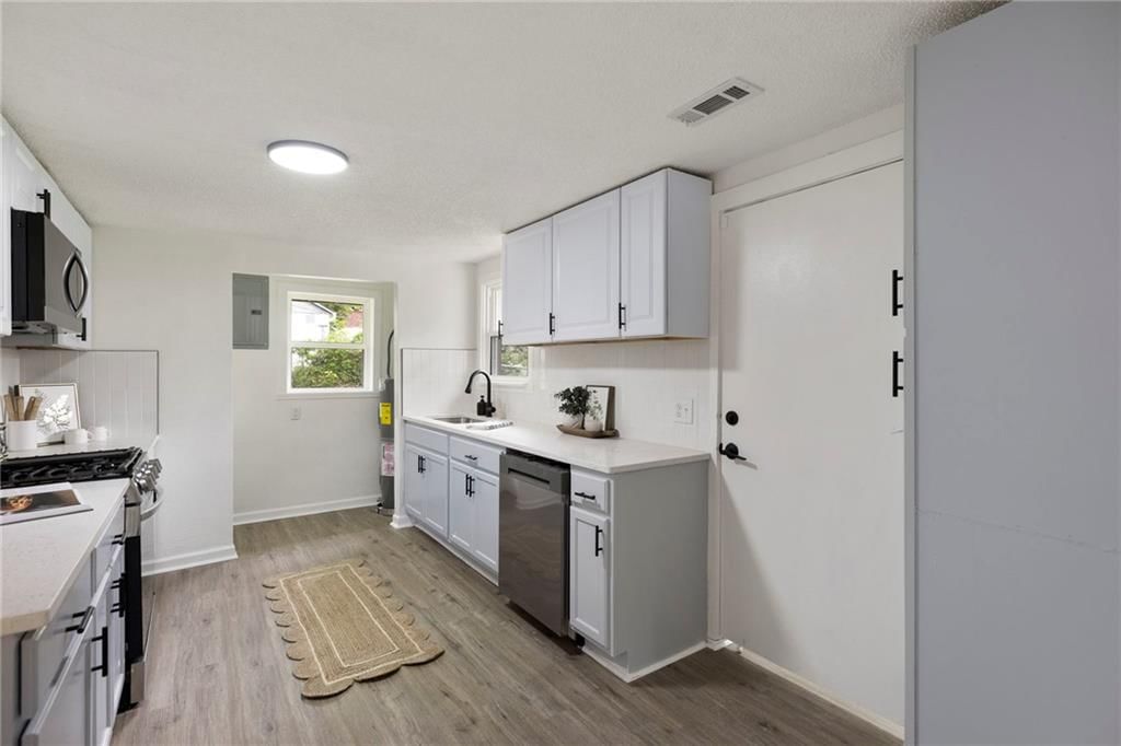 4610 NE 46Th Street — photo 11