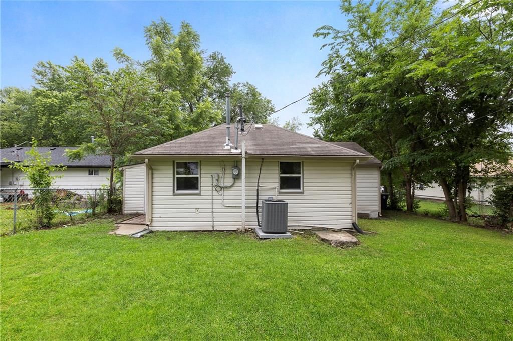 4610 NE 46Th Street — photo 34