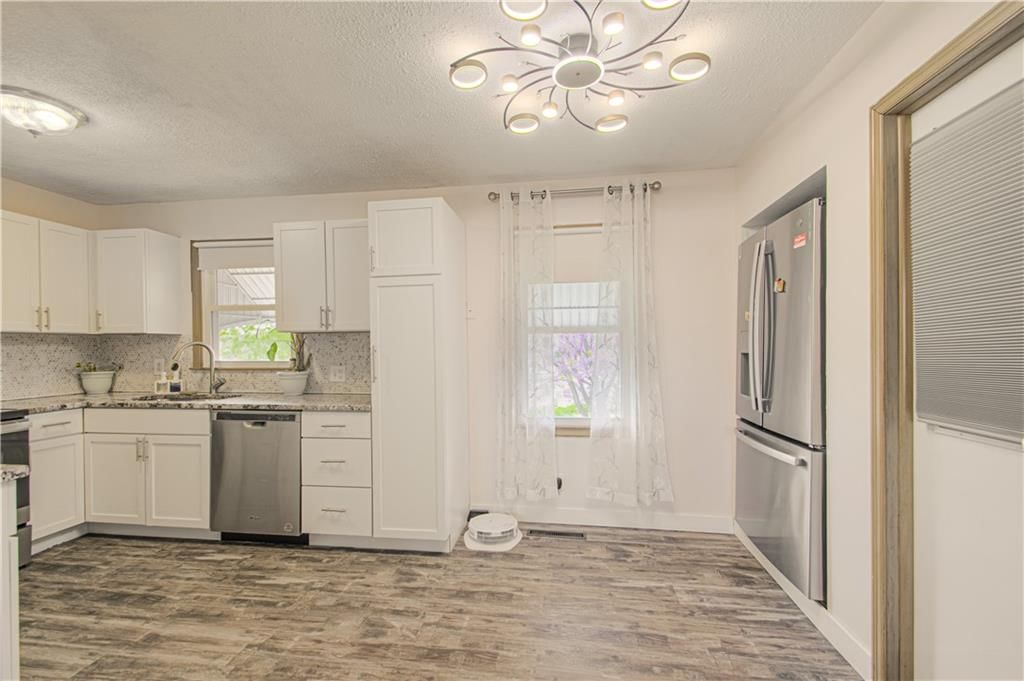 435 NE 41st Terrace — photo 9