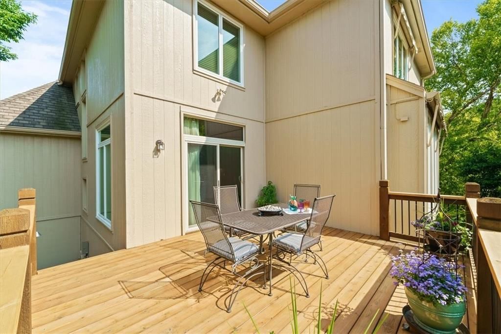 8436 Widmer Road — photo 33