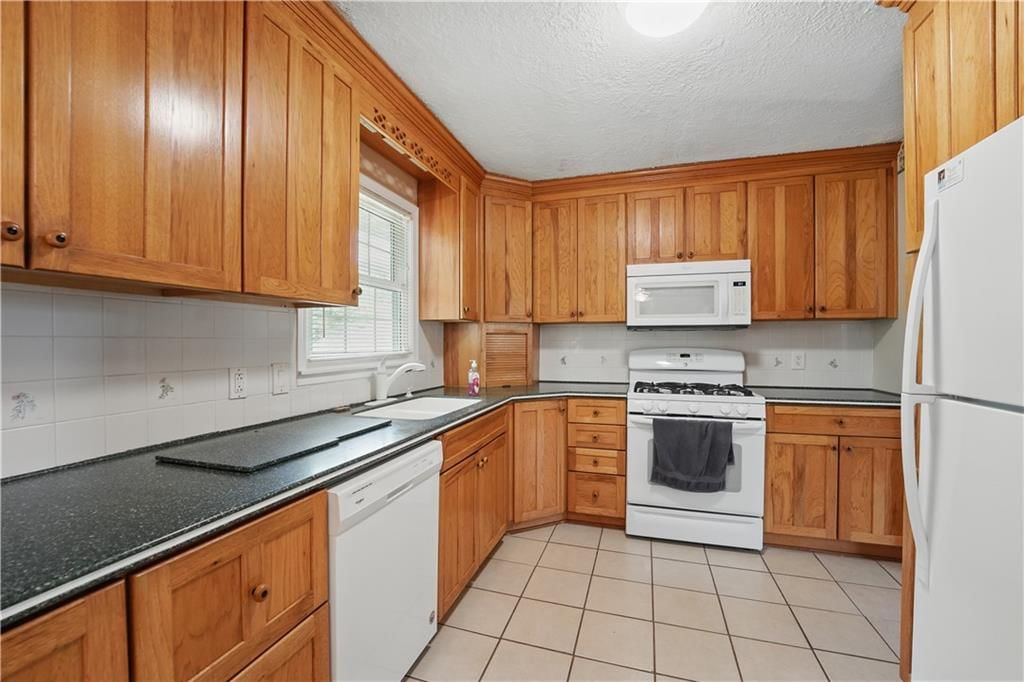 2326 NE 42nd Street — photo 12
