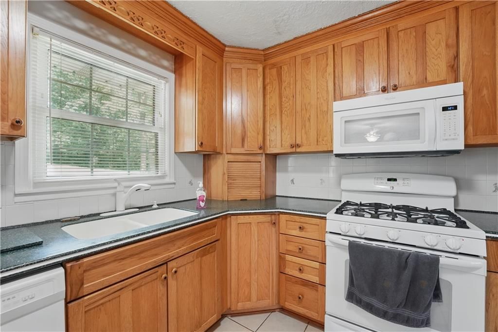 2326 NE 42nd Street — photo 13