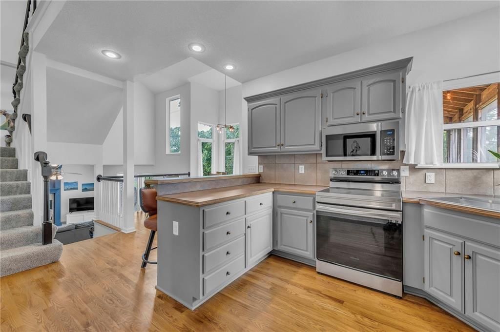 14235 W 155 Street — photo 8