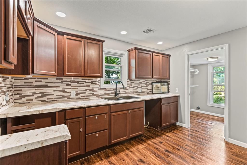 1022 Church Street — photo 9
