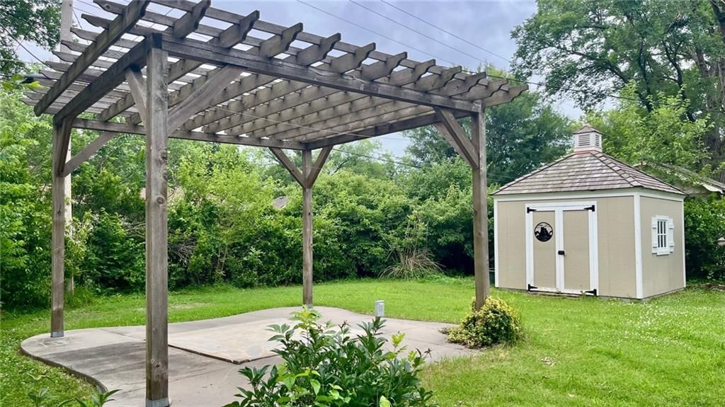 1441 S Maple Street — photo 50