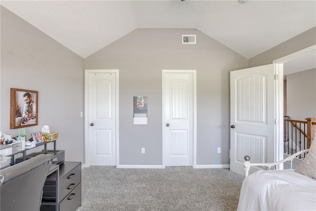 8721 N Mersington Avenue — photo 31