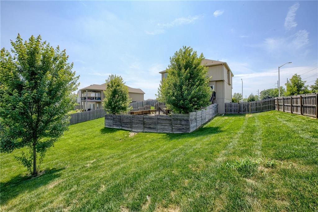 8721 N Mersington Avenue — photo 46