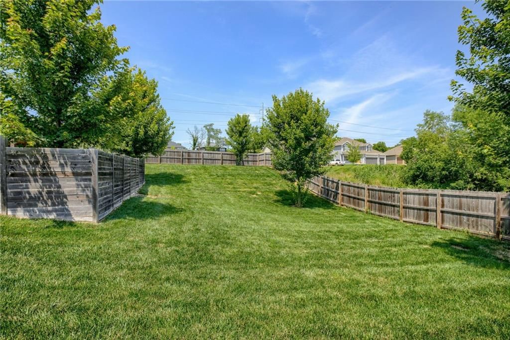 8721 N Mersington Avenue — photo 48