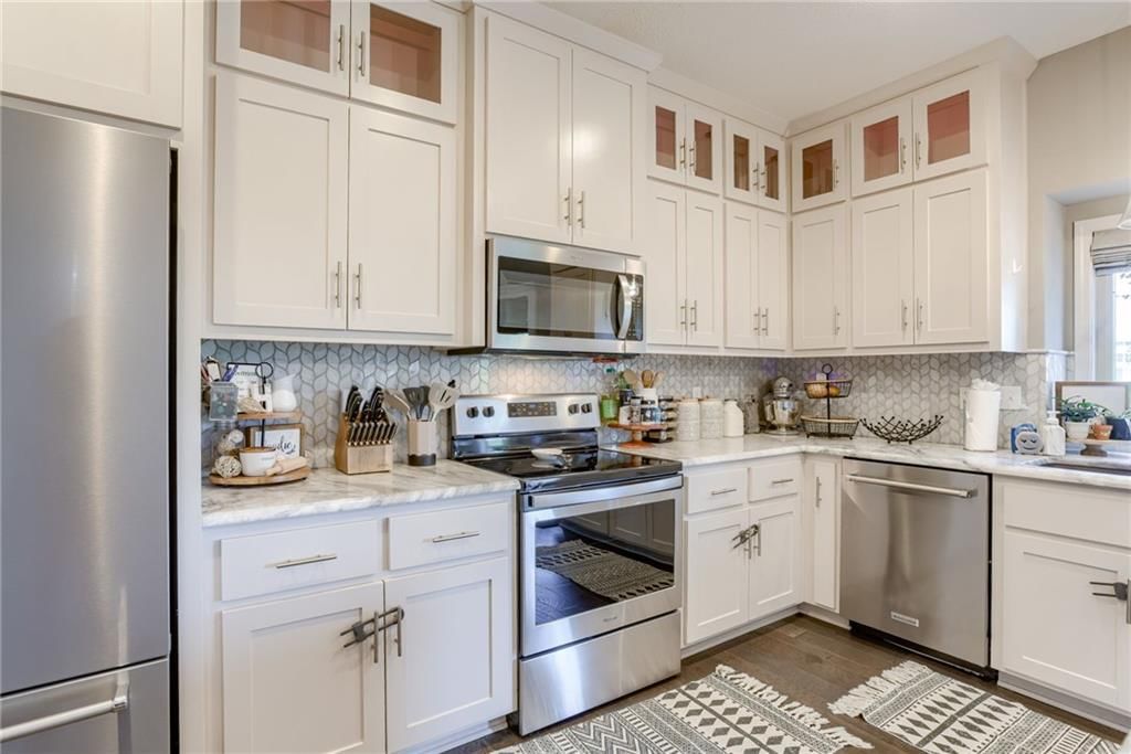 8721 N Mersington Avenue — photo 7