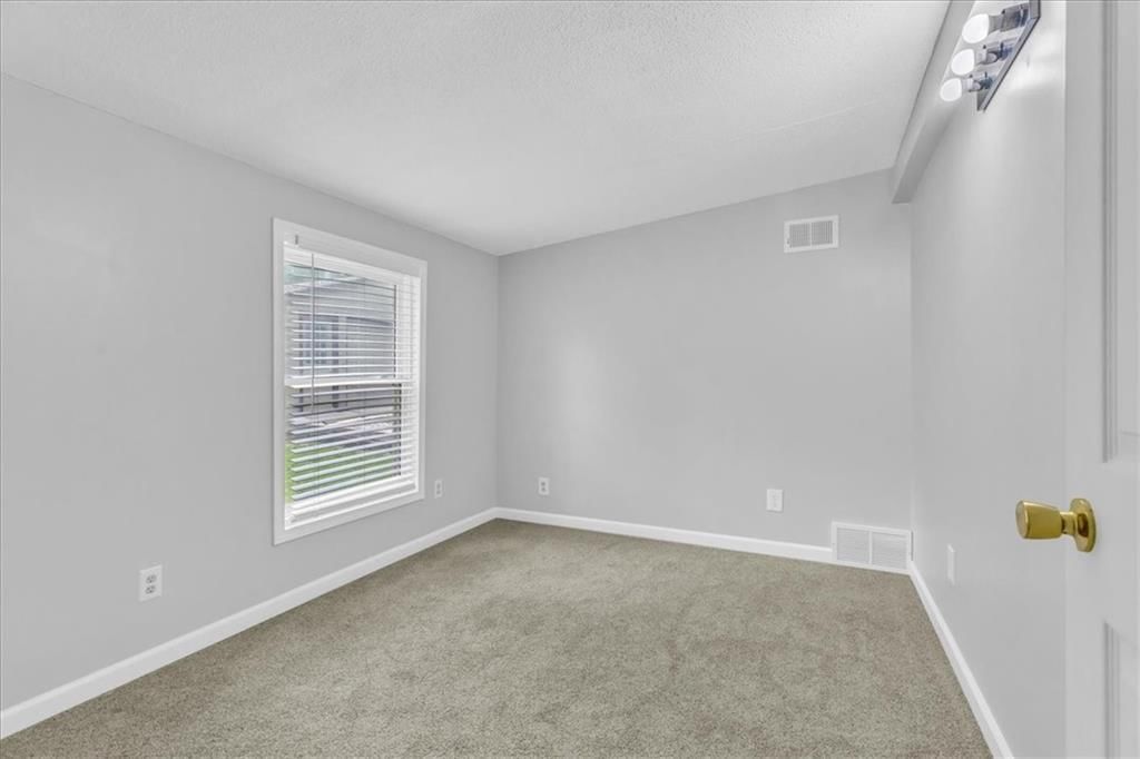 5715 Parkview Avenue — photo 12