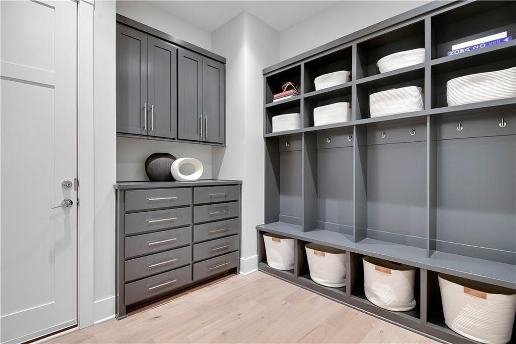 15601 Catalina Street — photo 18