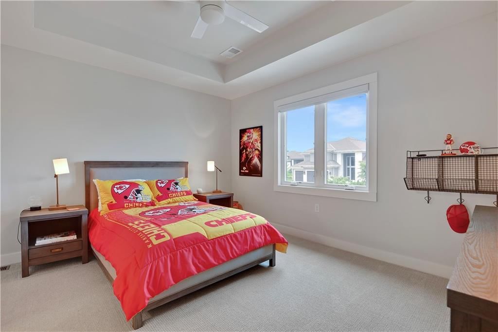 15601 Catalina Street — photo 26