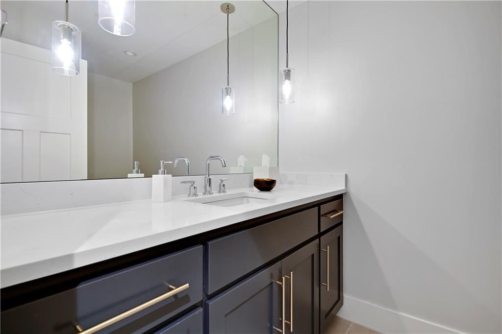 15601 Catalina Street — photo 33