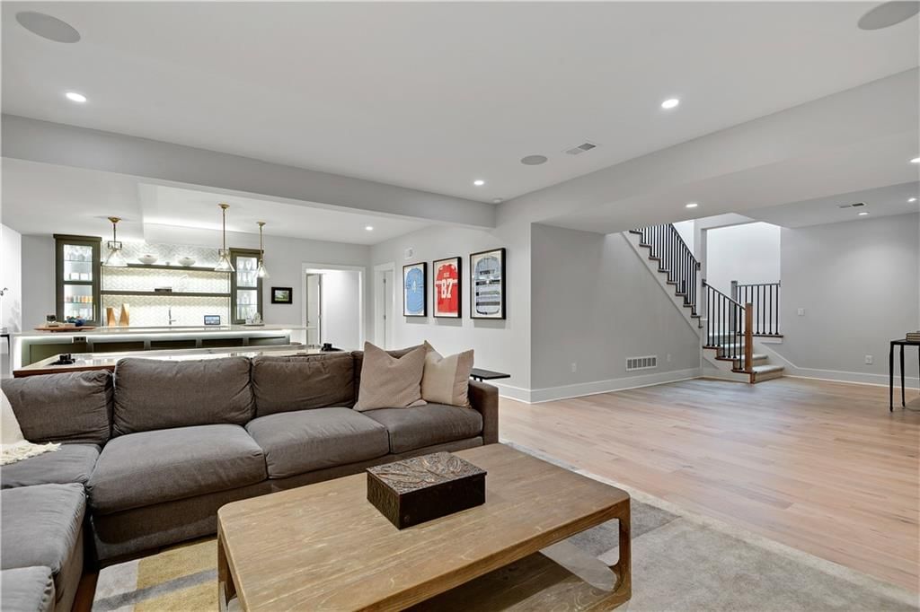 15601 Catalina Street — photo 34