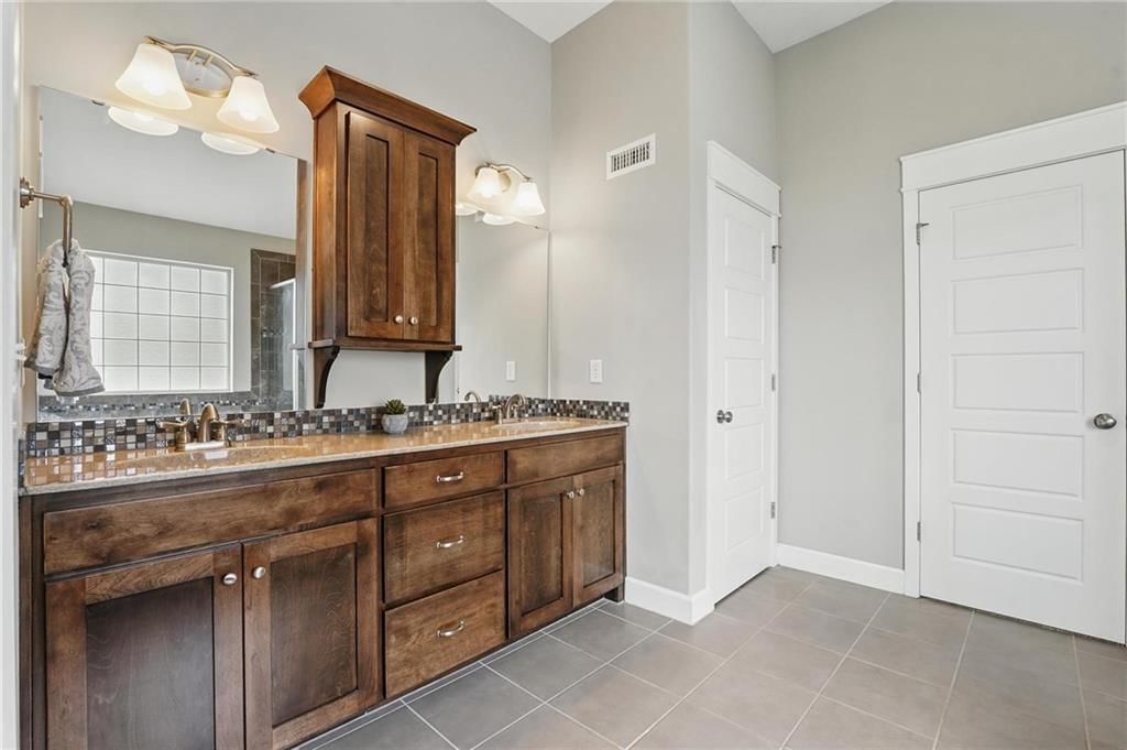 10553 N Randolph Avenue — photo 30