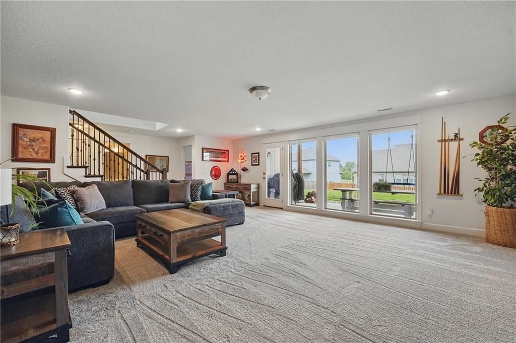 10553 N Randolph Avenue — photo 34