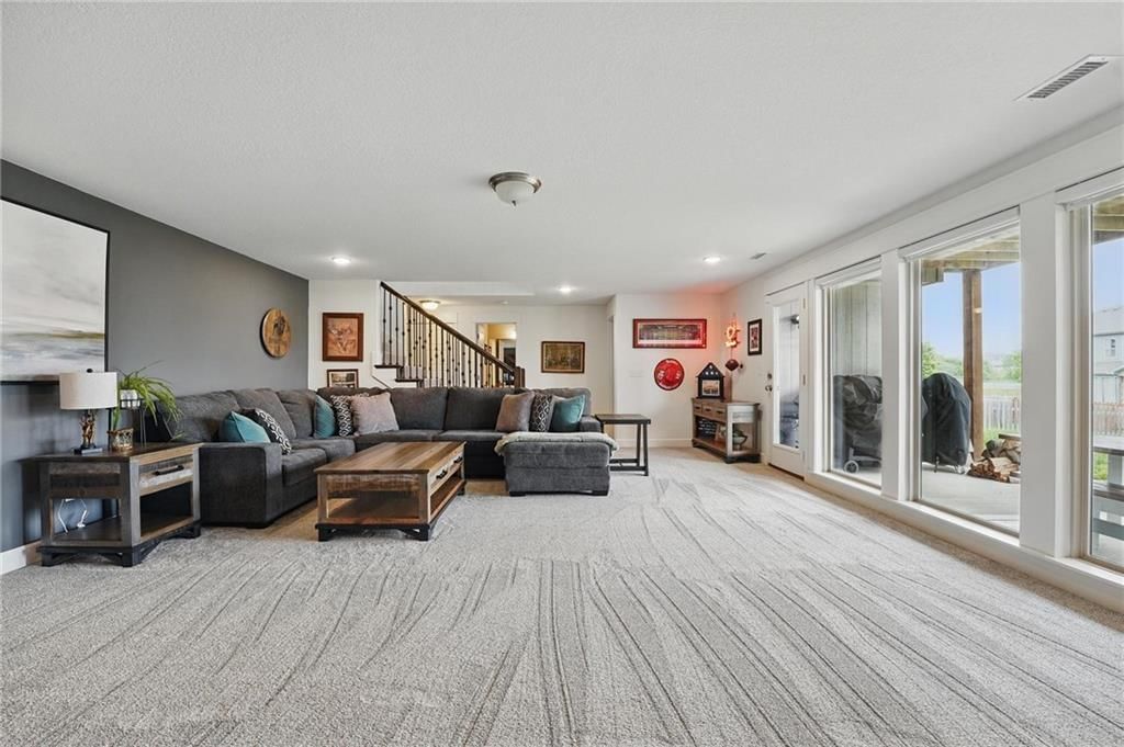 10553 N Randolph Avenue — photo 35