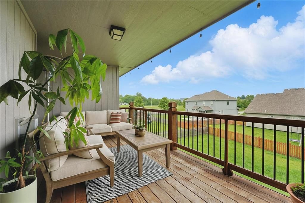 10553 N Randolph Avenue — photo 41