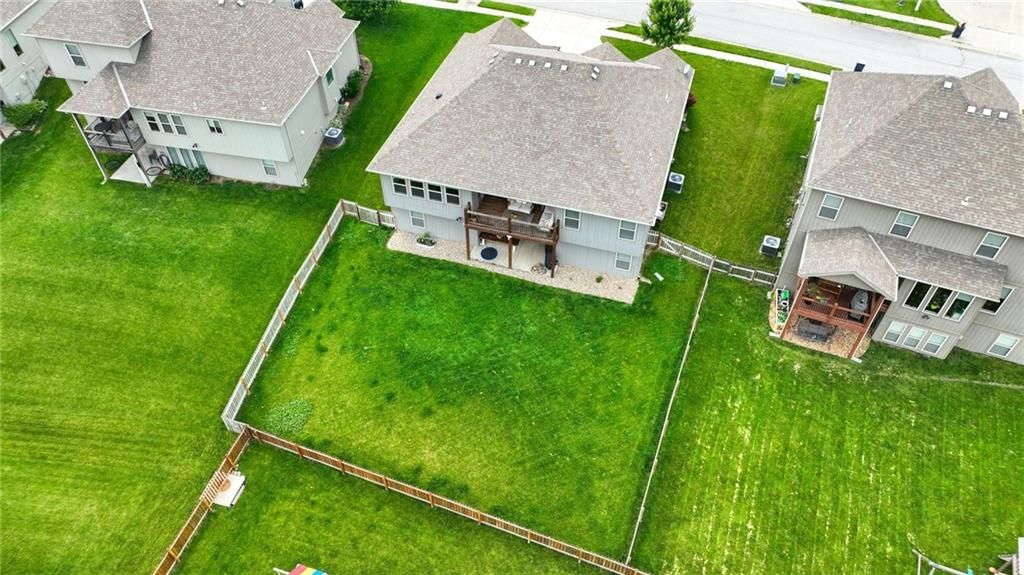 10553 N Randolph Avenue — photo 48