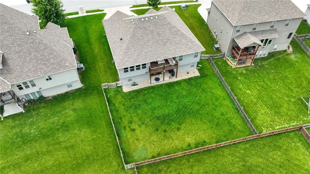 10553 N Randolph Avenue — photo 49