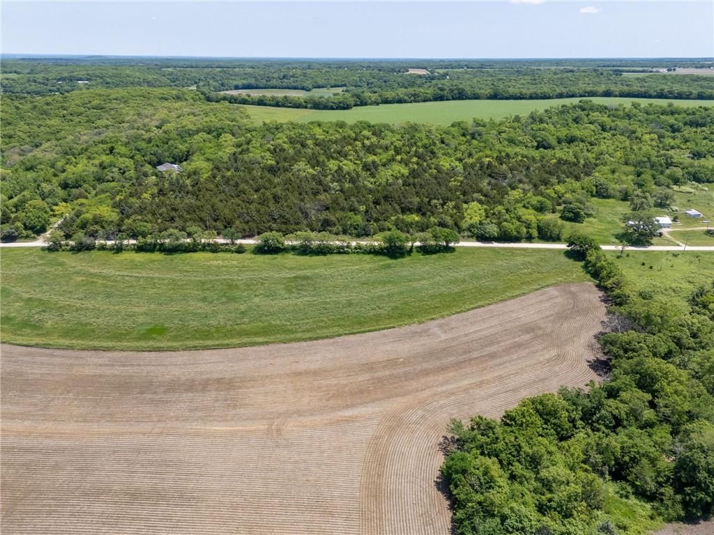 10.01 Acres M/L E 1100 Road — photo 4