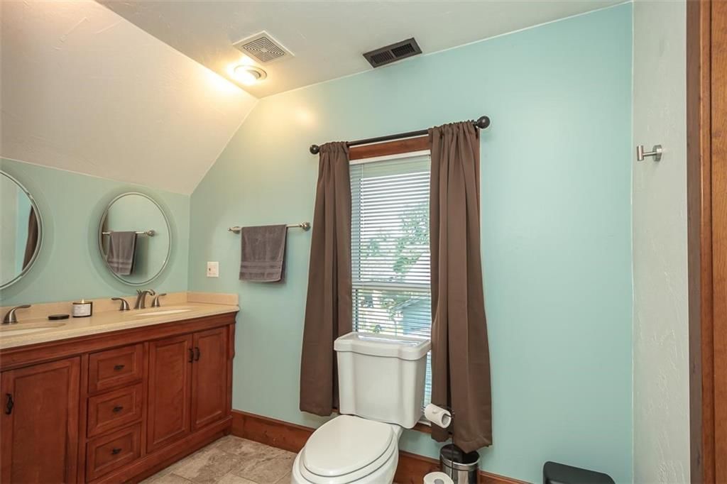 614 N Mulberry Street — photo 24