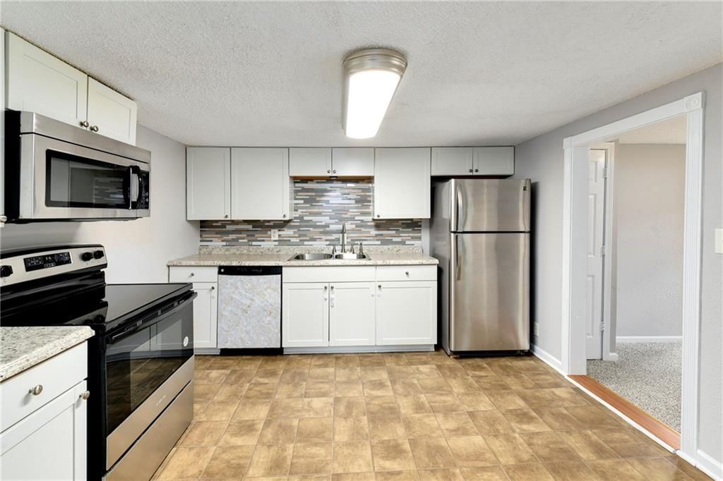 411 SW 9th Street — photo 11