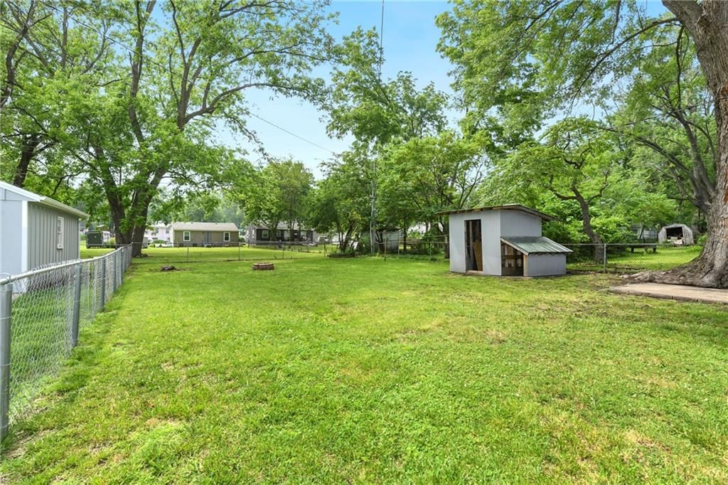 411 SW 9th Street — photo 27