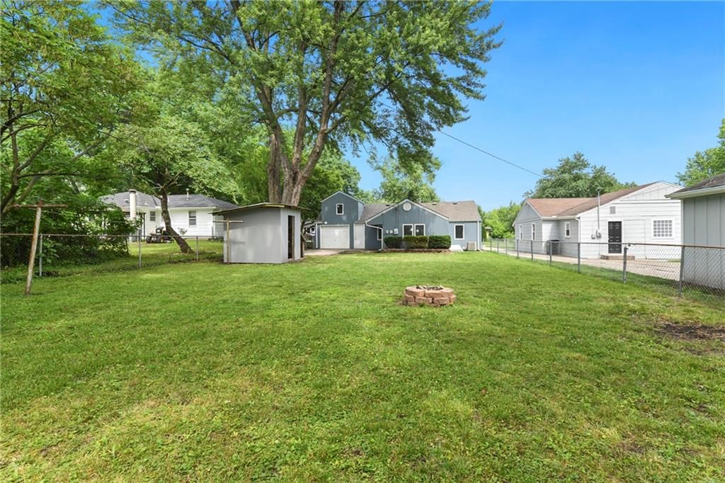411 SW 9th Street — photo 31