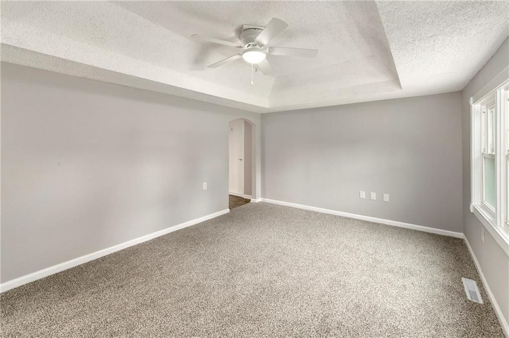 411 SW 9th Street — photo 8