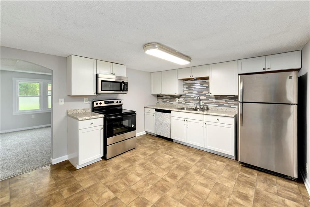 411 SW 9th Street — photo 10