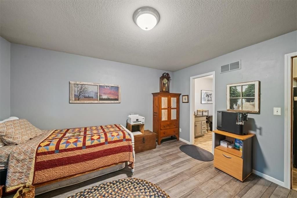 3912 SW Pryor Road — photo 43