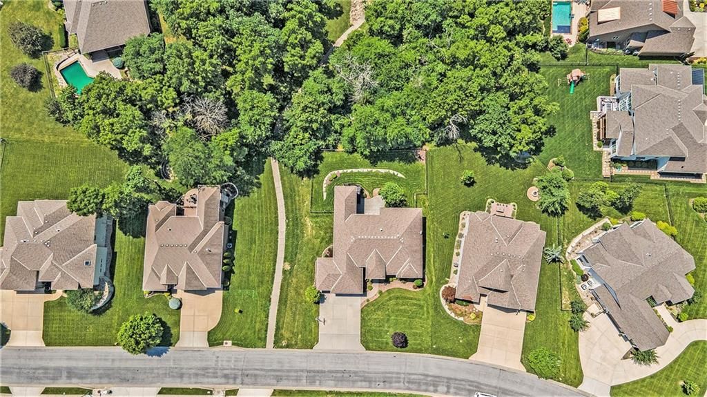 4512 NE Parks Summit Terrace — photo 32