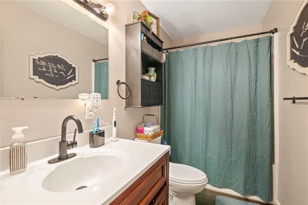 302 W 4th Street — photo 14
