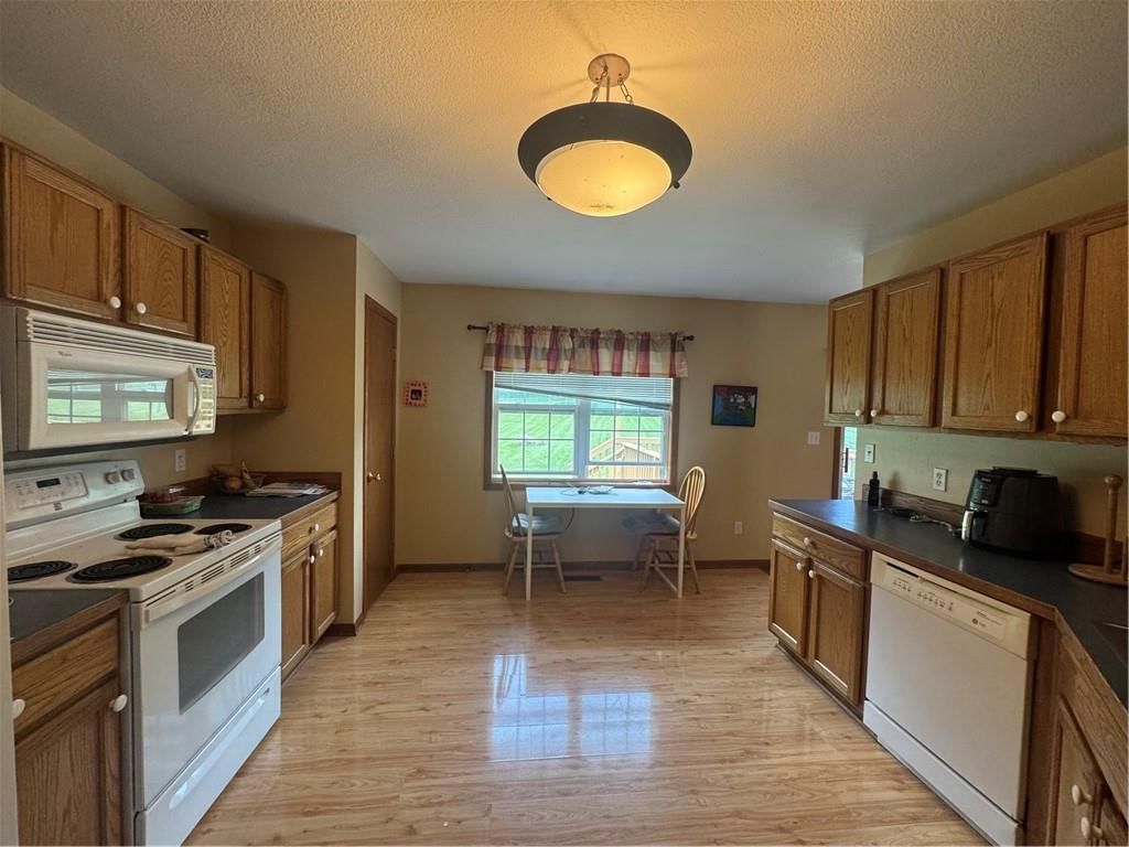 1744 CYPRESS Drive — photo 8