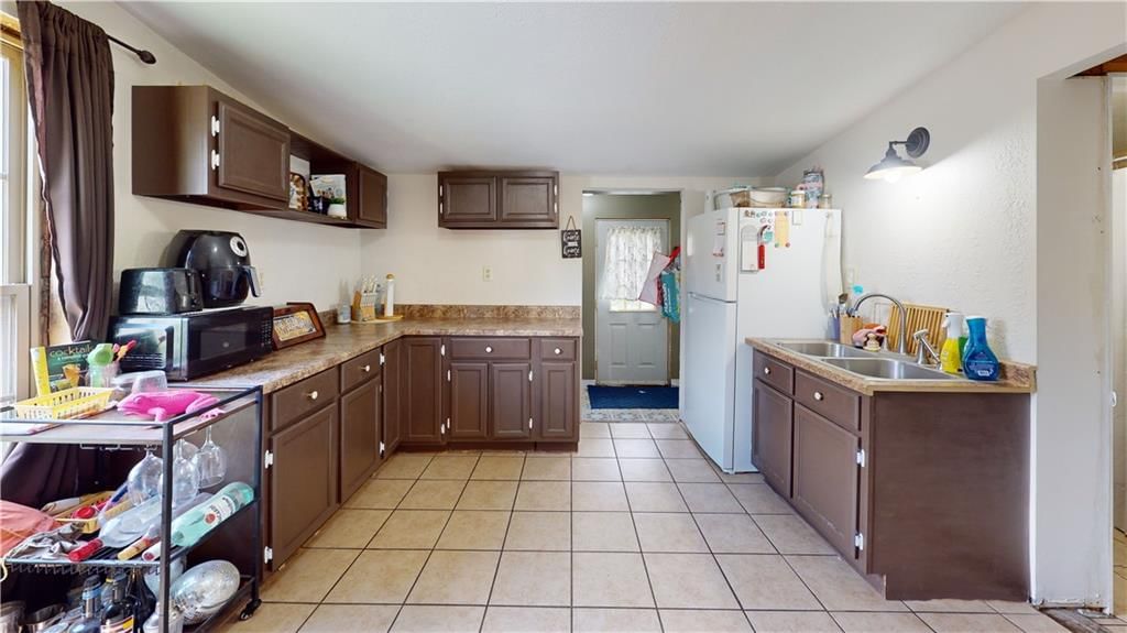 542 S Oak Street — photo 4