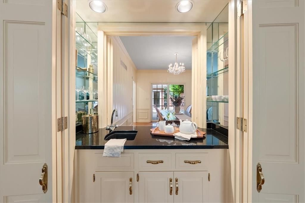 43 Compton Court — photo 12