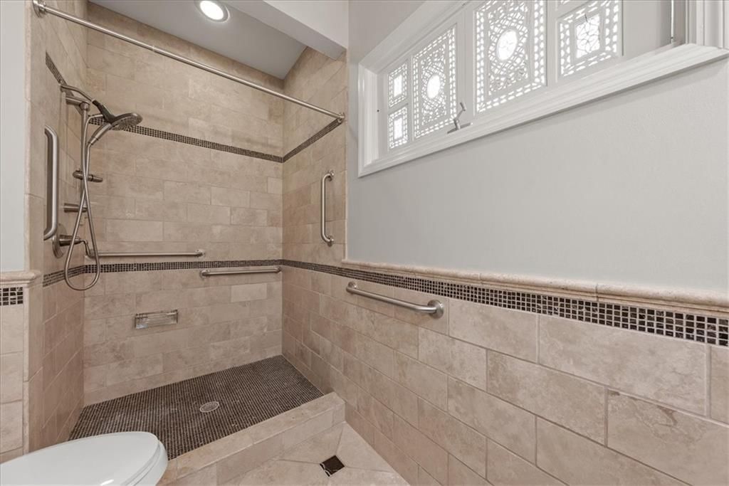 43 Compton Court — photo 21